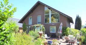 Einfamilienhaus mit Doppelcarport und großem Gartengrundstück in ruhiger Lage in Süddorf