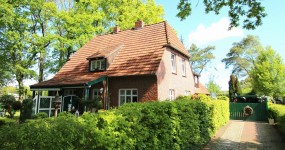 Attraktives Landhaus mit diversen Nebengebäuden in idyllischer, naturnaher Lage in Bad Zwischenahn-Petersfehn II