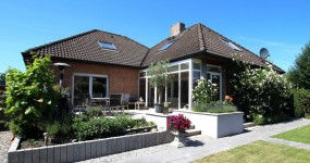 Stilvolles Komfort-Wohnhaus mit Wintergarten in Wohngebietslage nahe Oldenburg