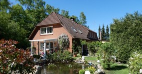 Ein- bis Zweifamilienhaus mit Einliegerwohnung in naturverbundener Lage in Großenkneten