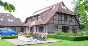 Modernisiertes Anwesen mit Landhaus einschl. Anbau-Bungalow in Wiefelstede