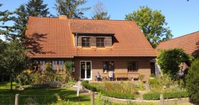 Vielseitig nutzbares Wohnhaus mit freiem Ausblick in Westerstede-Linswege