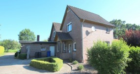 Zweifamilienhaus mit Garage in Apen-Augustfehn - idyllische, ländliche Lage 