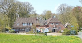 Landhaus-Gaststätte (historische Hofanlage) mit Hotel in Aue