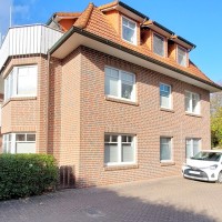 Mehrfamilienhaus mmit sechs Komfortwohnungen und Garagen in begehrter Lage in Edewecht