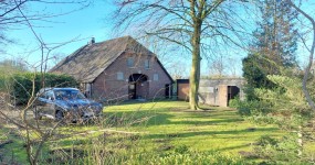 Sanierungsbedürftiges Landhaus mit Garagen- und Werkstattanbau sowie großzügigem Gartengrundstück in Rastede-Nethen