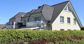 Attraktive 4-Zimmer-Obergeschosswohnung mit Balkon und Carport-Stellplatz in ruhiger Wohnlage von Bad Zwischenahn