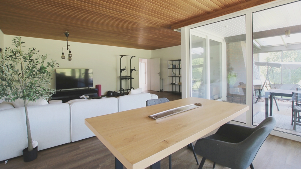Großzügiges Einfamilienhaus mit Carport und Garten in Westerstede-Hüllstederfeld - Foto 1