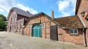Landhaus-Villa, Bauerndiele mit Verbindungstrakt