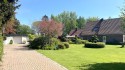 Einblick in den vorderen Gartenbereich