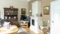 Wohnzimmer mit Kamin