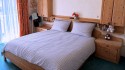 Schlafzimmer (mit KI bearbeitet)