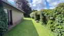 seitlicher Gartenbereich