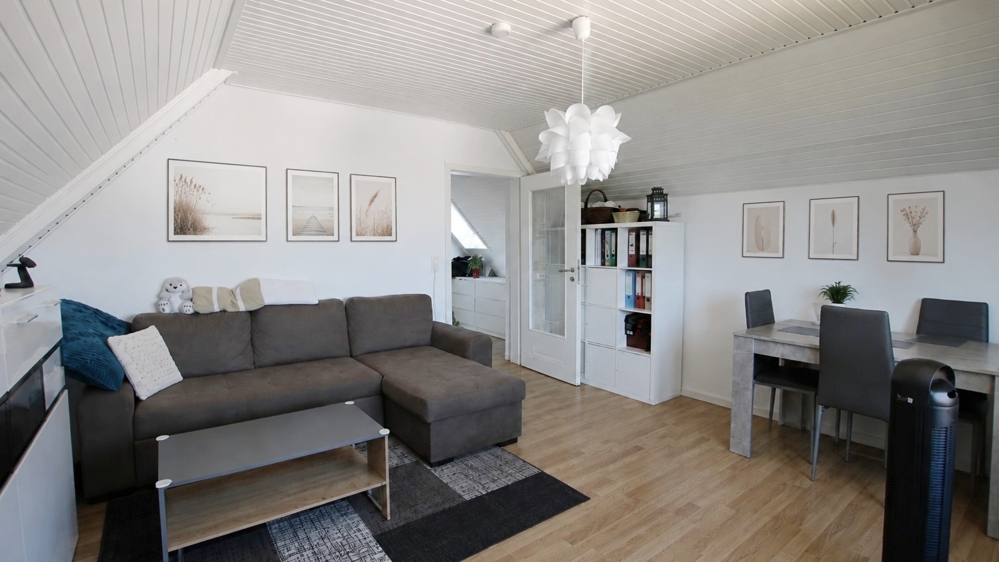 Gemütliche Dachgeschosswohnung in Bad Zwischenahn-Petersfehn - Photo 1