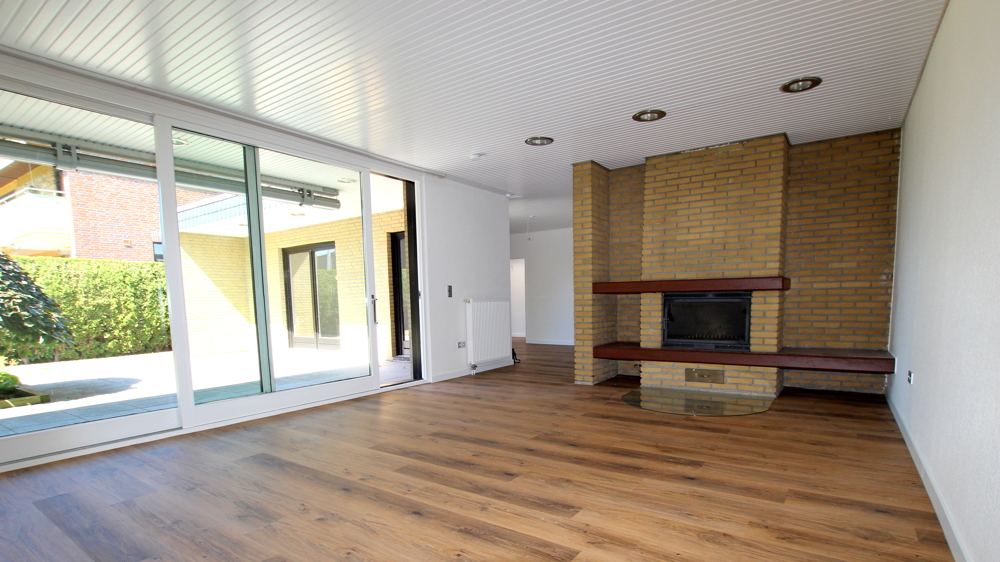 Attraktiver Bungalow mit Garage, Terrasse und Kamin in stadtnaher, begehrter Wohnlage in Oldenburg - Photo 2