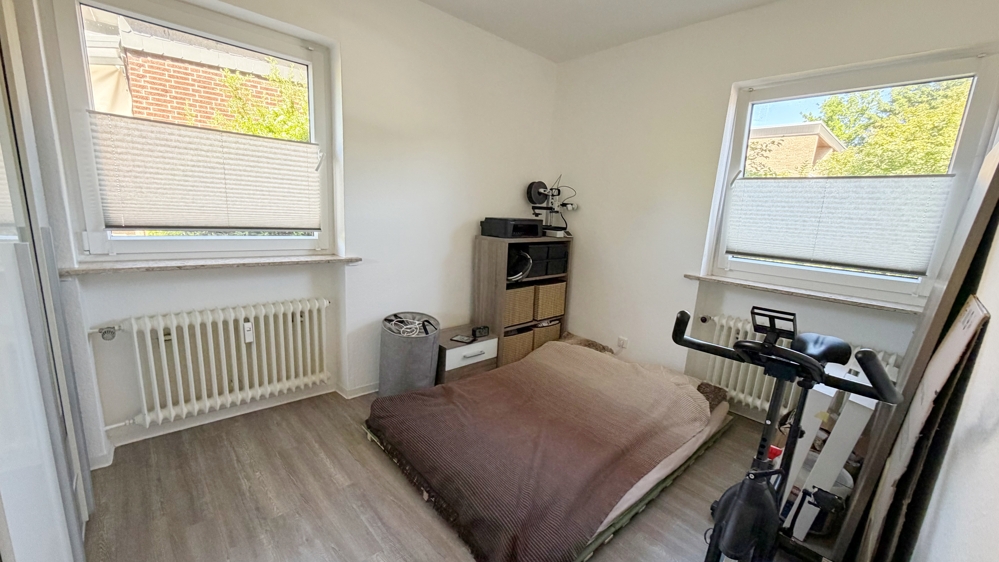 Gepflegte 2-Zimmer-Obergeschosswohnung mit Balkon in der Nähe der Polizeiakademie in Oldenburg - Foto 2