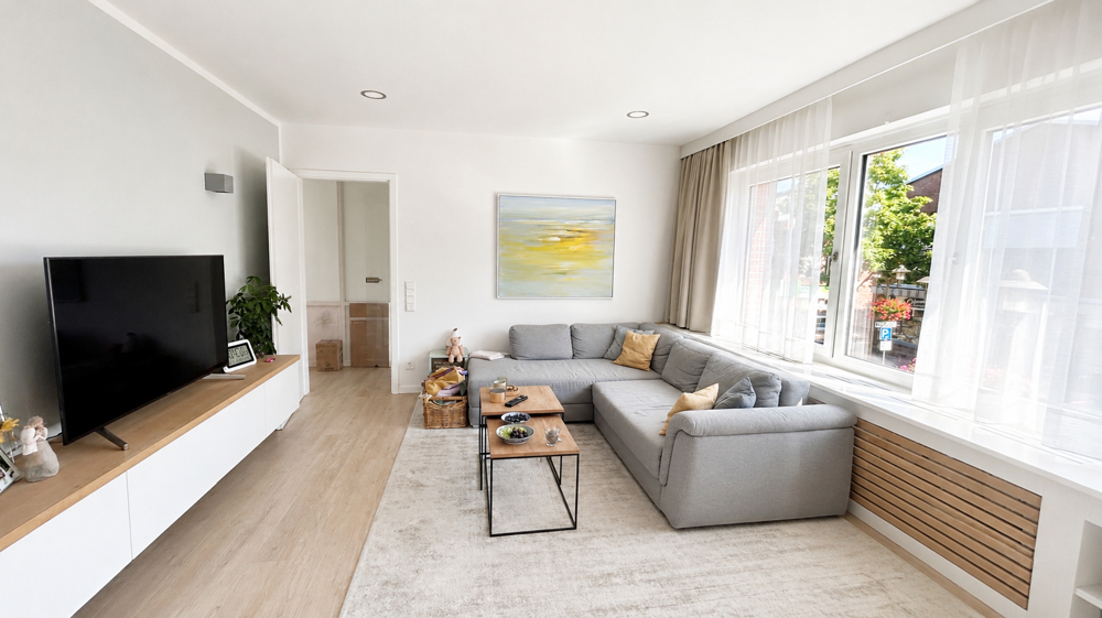 Moderne 3-Zimmer-Wohnung mit Dachterrasse und Stellplatz mitten im Zentrum von Bad Zwischenahn - Photo 1