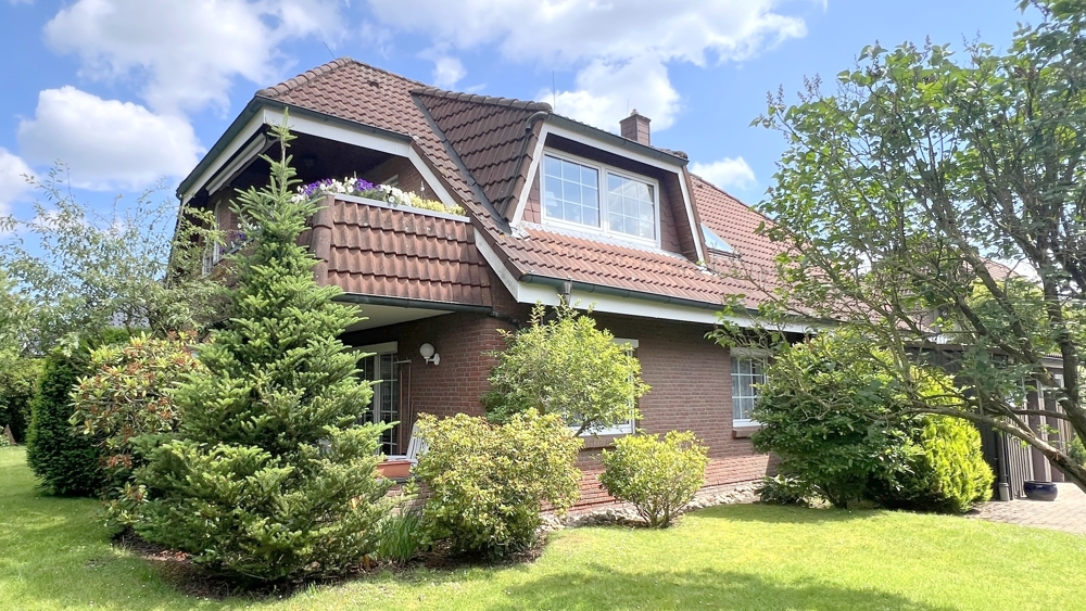 Renovierte 3-Zimmer-Dachgeschosswohnung mit Balkon in zentrumsnaher Lage in Bad Zwischenahn - Photo 3