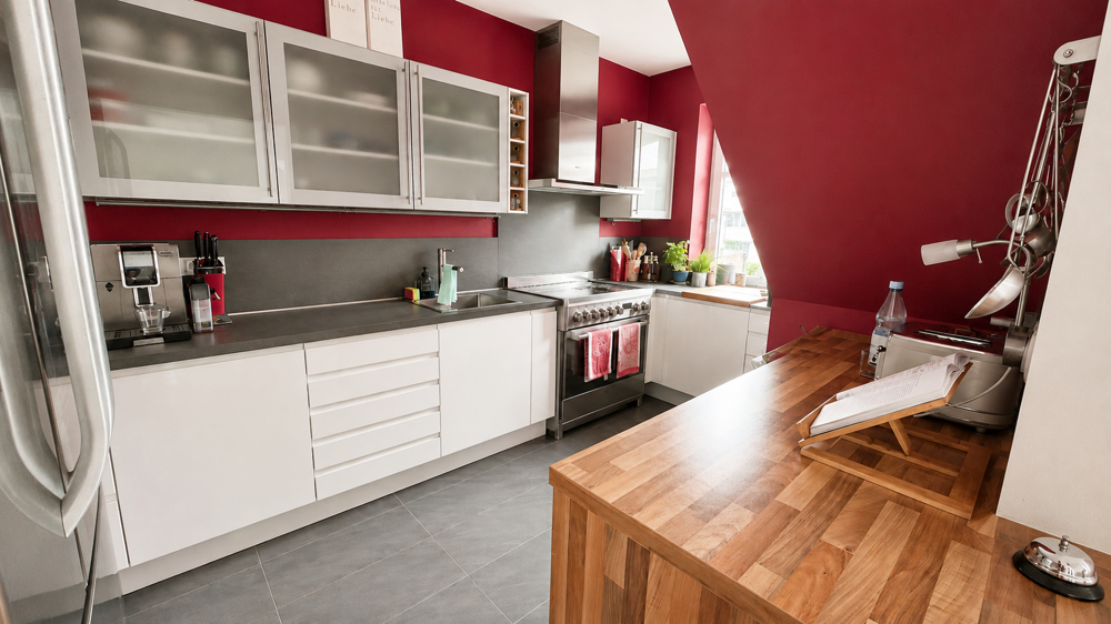 Exklusive 3-Zimmer-Penthouse-Wohnung mit Dachterrasse und TG-Stellplätze im Herzen von Bad Zw'ahn - Photo 1