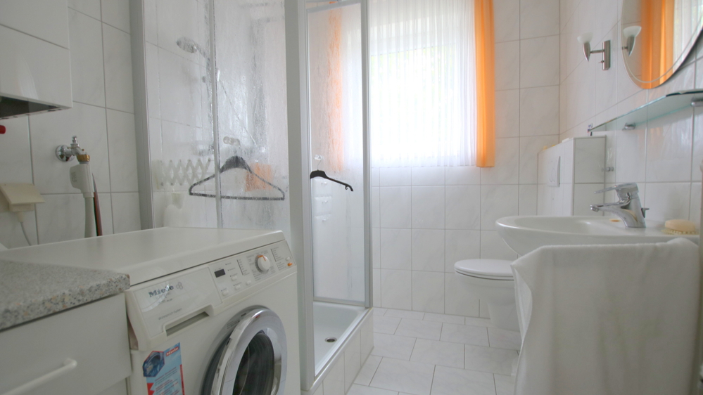 Großzügige 3-Zimmer-Obergeschosswohnung mit Loggia und Kellerraum in zentraler Lage in Bad Zw'ahn - Photo 5